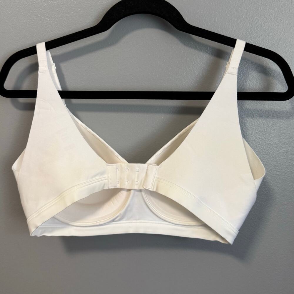 Warners White No Side Effect Smoothing Comfort Wireless T-Shirt Bra NEW Medium - Picture 4 of 4